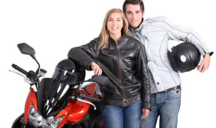 En France quel est l'équipement obligatoire pour rouler en deux-roues ?